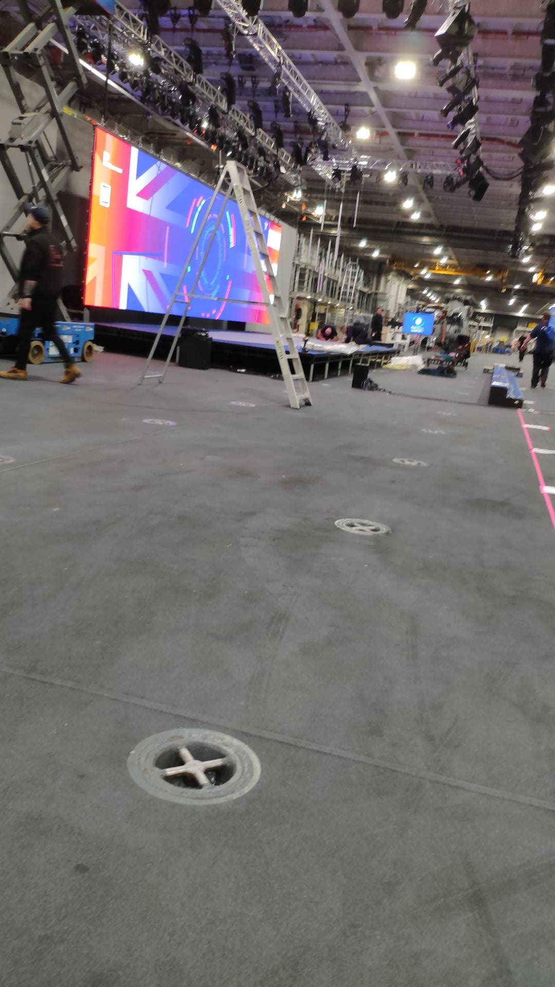 LED screen and rigging build inside a warehouse venue